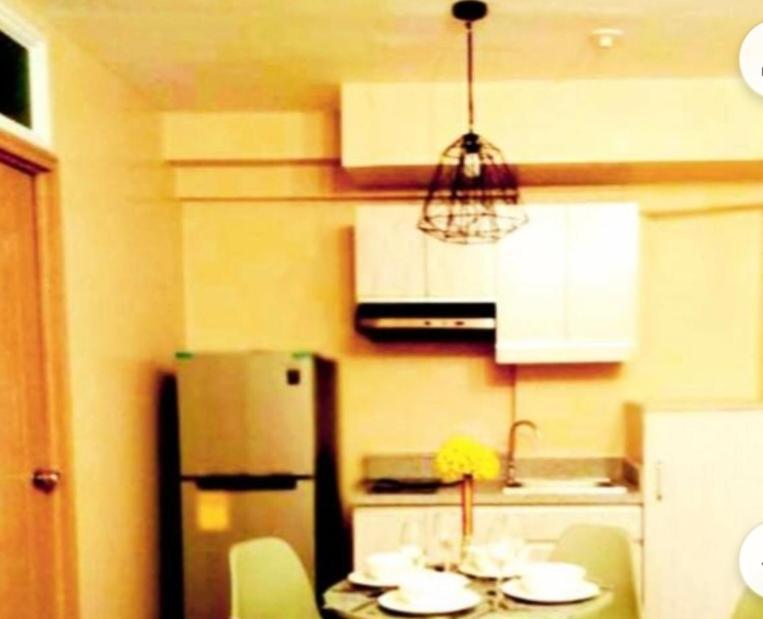The Lancris Residences, 2 Bedrooms, 1 Bathroom, Living-Room, Kitchen & Pool Is Free Paranaque City Eksteriør bilde